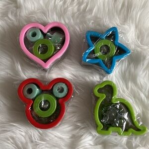 BACK To SCHOOL ✏️📚Sandwich Cutter and Sealer, Bread Decruster, cookie cutter NWT